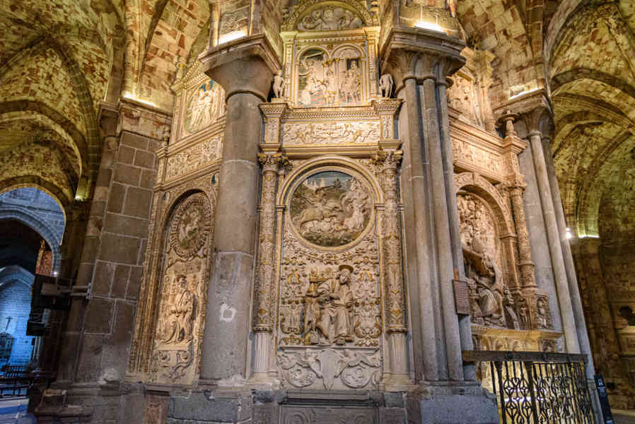 Ávila 026 - catedral de El Salvador.jpg